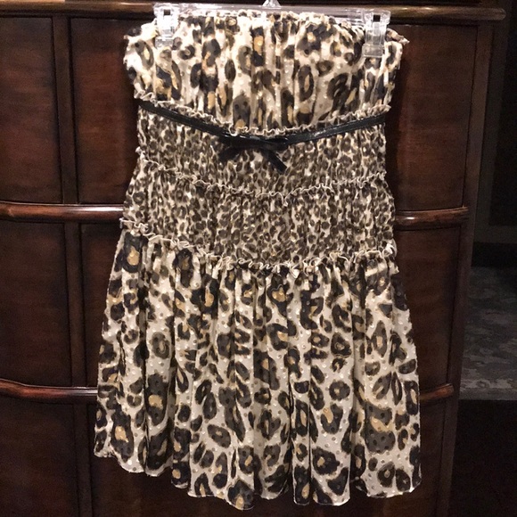 Dresses & Skirts - Leopard dress
